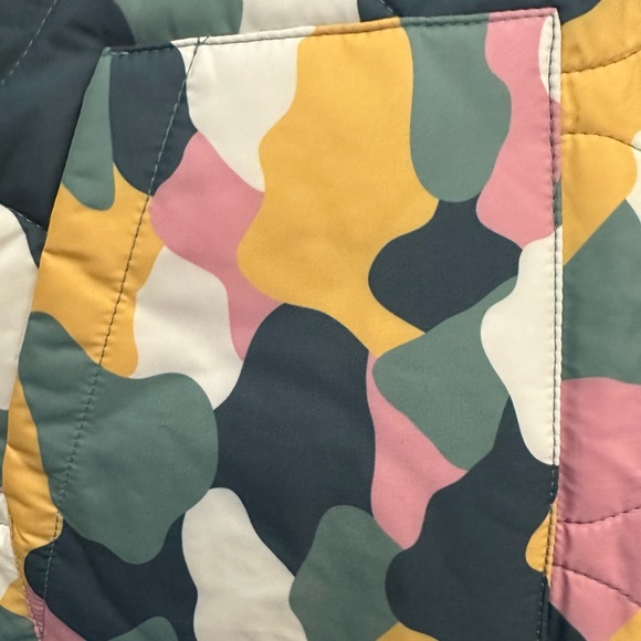 NWT/ Amazon Essentials Puffer Vest/ Size 8 - Picture 3 of 7